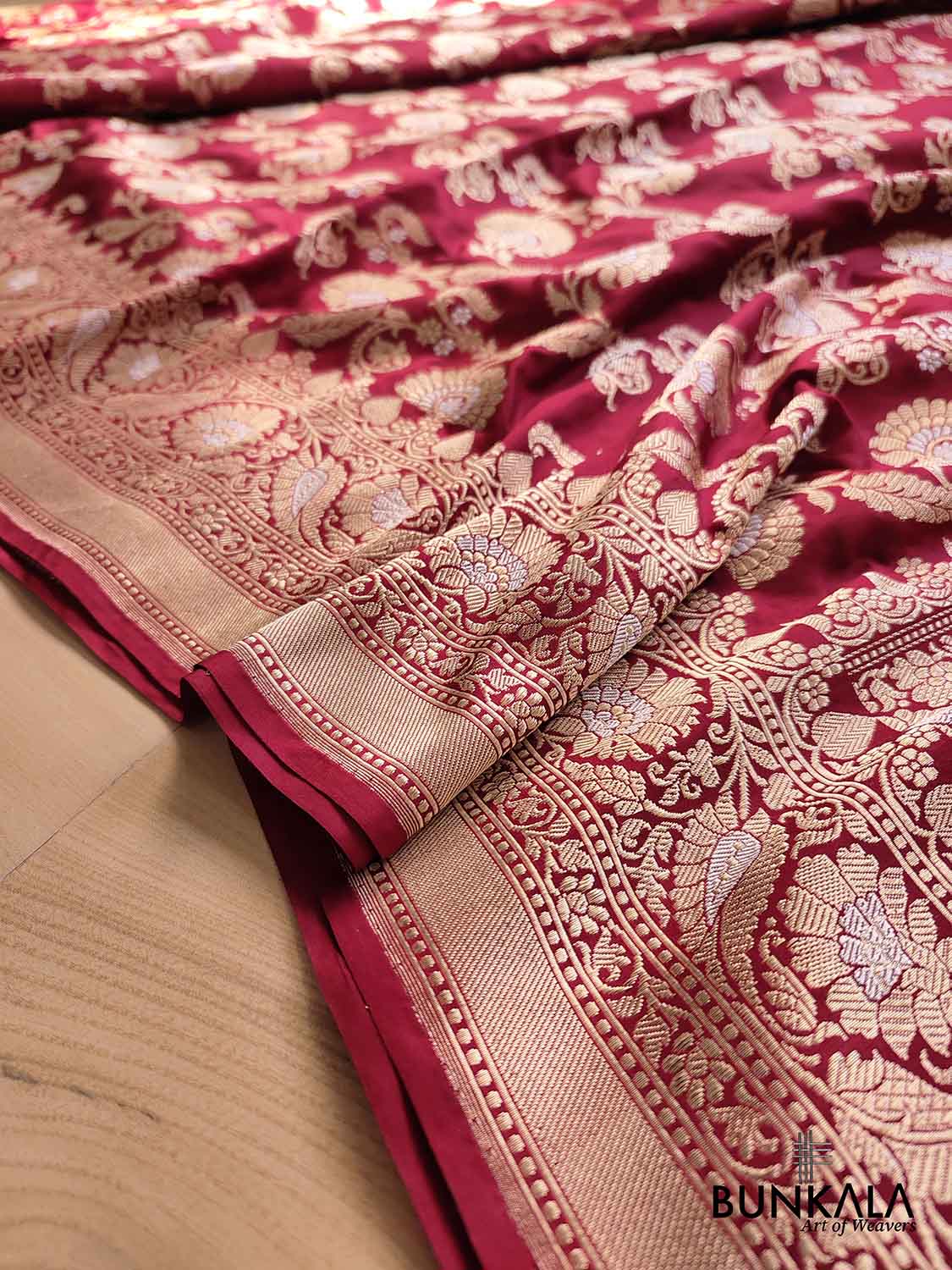 WOVEN WORK Red Soft banarasi katan silk saree, 5.5 m (separate blouse  piece) at Rs 1875 in Surat